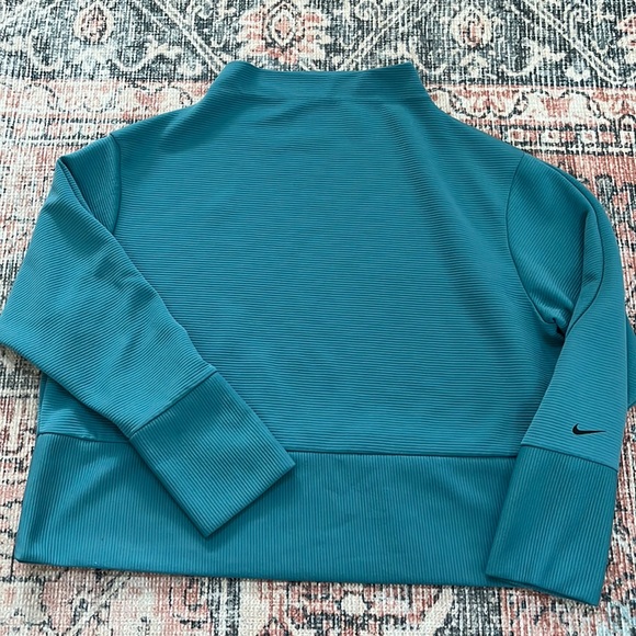 Nike Oversized Boxy Mock Turtleneck Top - Picture 1 of 4